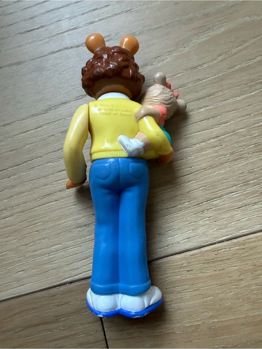 Arthur Action Figures - Yellow & Blue Outfit Characters